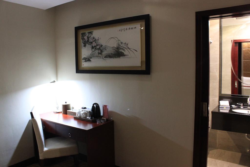 Sofis Tian Tian Holiday International Hotel Xiamen Room photo